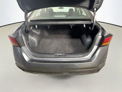 Used 2025 Nissan Altima 2.5 SV FWD image 35