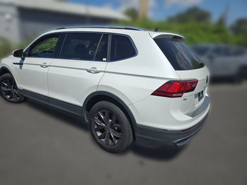 Used 2023 Volkswagen Tiguan SE AWD/4WD image 10