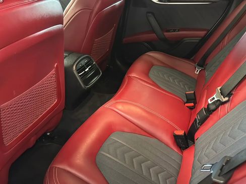 Used 2017 Maserati Ghibli w/ Luxury Package image 28