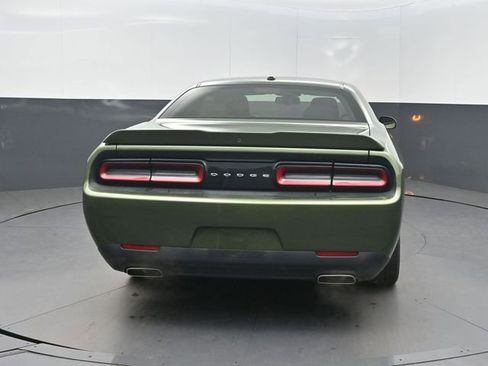 Used 2020 Dodge Challenger SXT RWD image 27