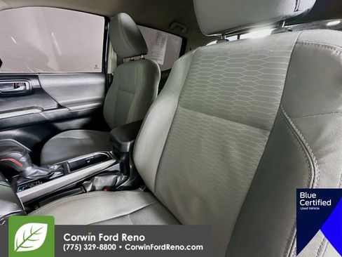 Used 2017 Toyota Tacoma SR5 AWD/4WD image 22