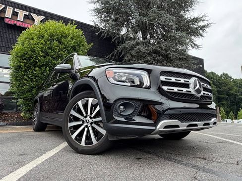 Used 2022 Mercedes-Benz GLB 250 4MATIC w/ Premium Package Lite image 8