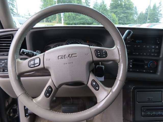 Used 2004 GMC Yukon Denali AWD/4WD image 18