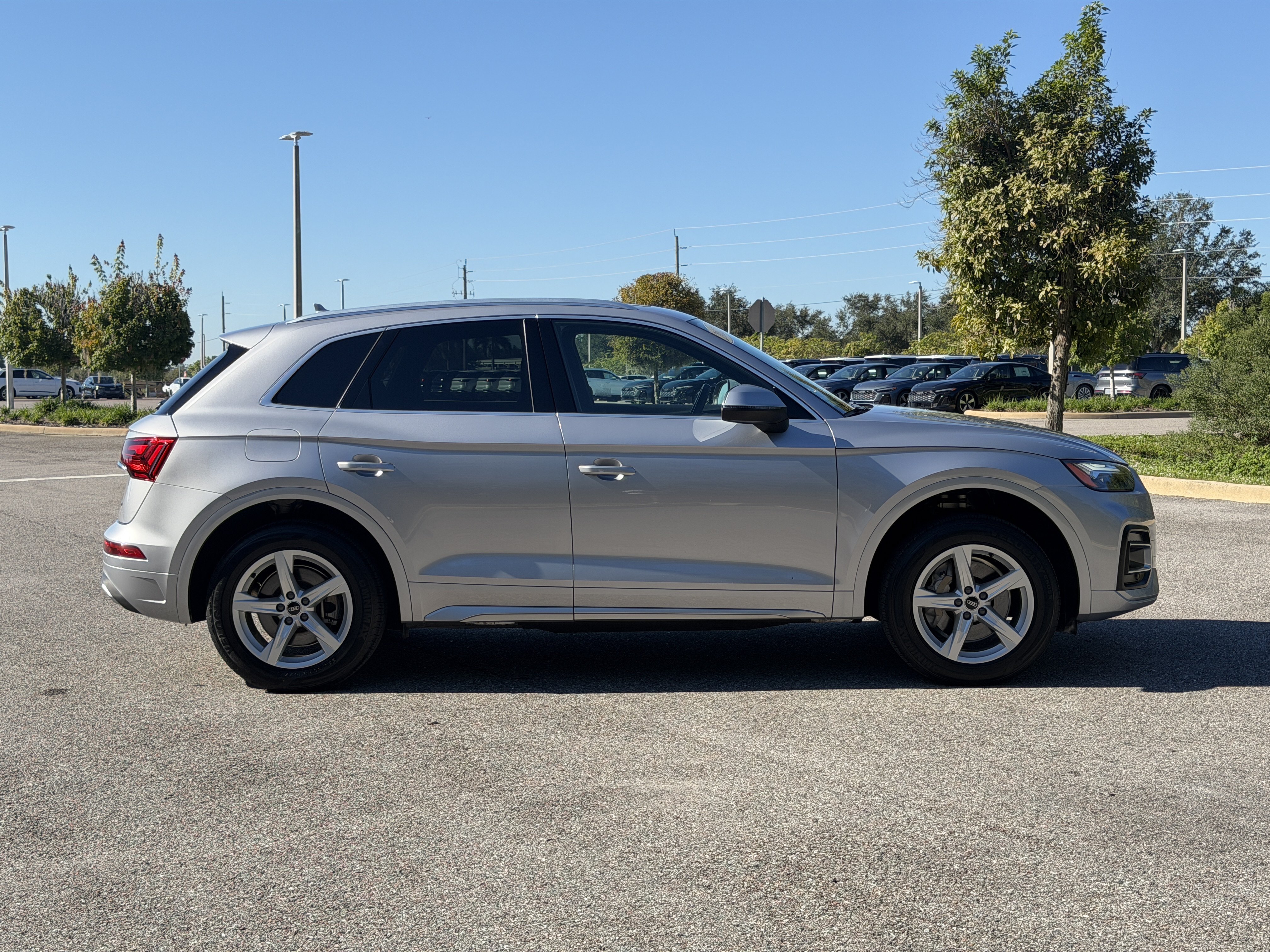 Used 2022 Audi Q5 2.0T Premium w/ Convenience Package AWD/4WD image 8