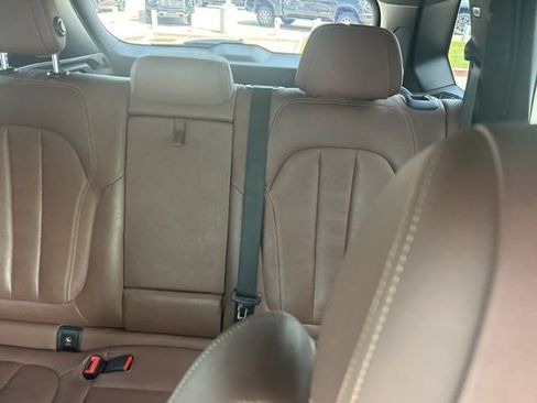 Used 2021 BMW X5 xDrive40i w/ M Sport Package AWD/4WD image 9