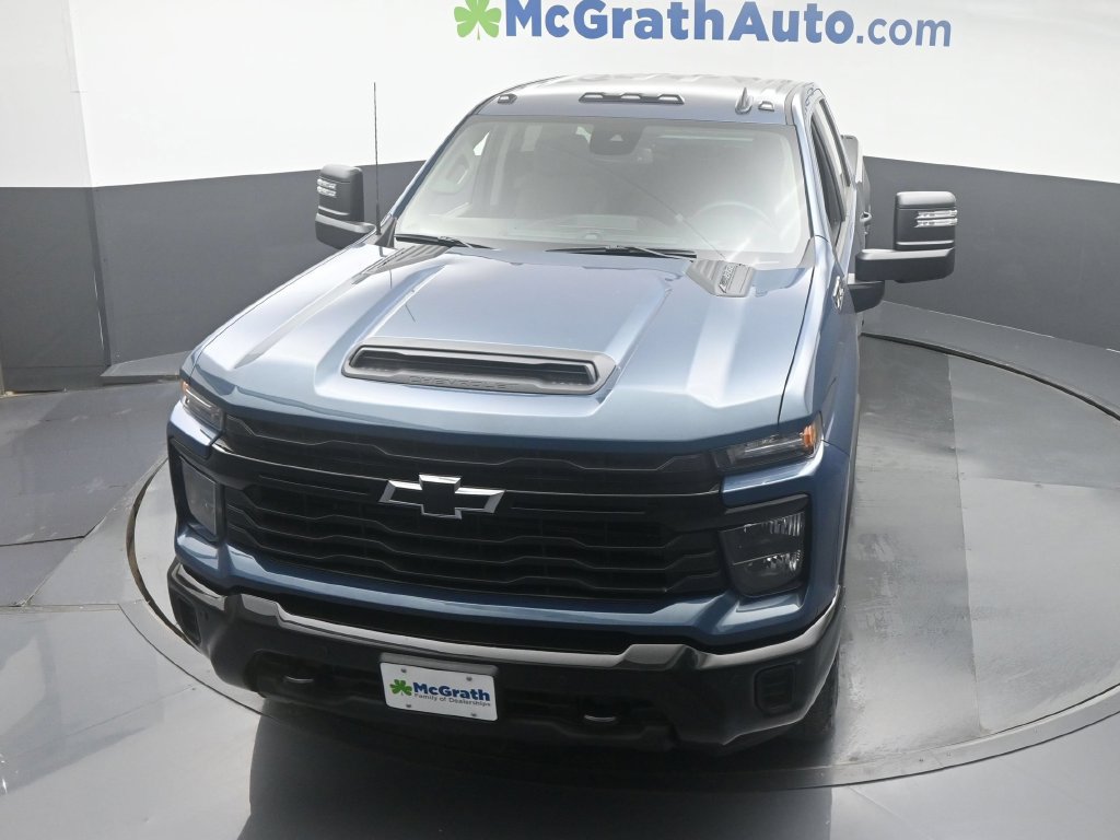 Used 2025 Chevrolet Silverado 2500 Custom AWD/4WD image 29