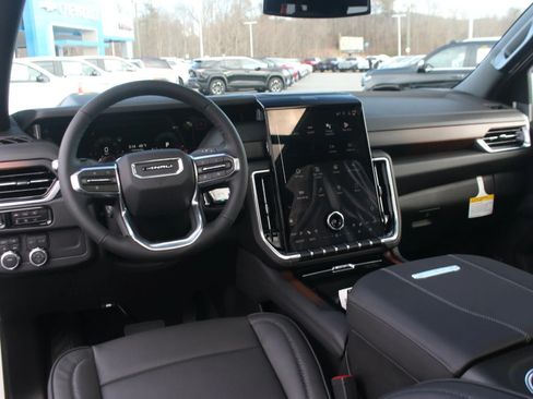 New 2026 GMC Yukon XL Denali w/ Sun & Power Step Package AWD/4WD image 17