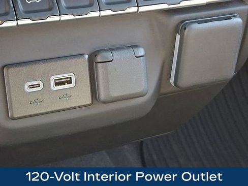 Used 2025 Chevrolet Silverado 2500 Custom w/ Custom Convenience Package image 19