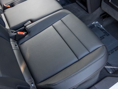 New 2025 Porsche Cayenne E-Hybrid image 45