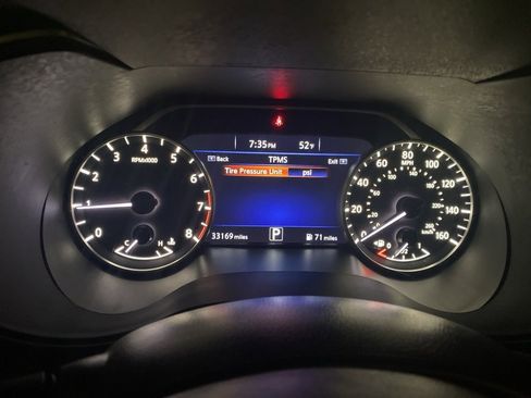 Used 2016 Nissan Maxima Platinum image 17