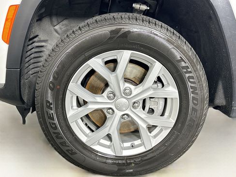 Used 2023 Jeep Grand Cherokee L Limited image 11