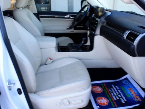 Used 2023 Lexus GX 460 Luxury w/ Sport Design Package image 42