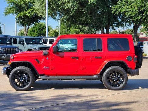 Certified 2025 Jeep Wrangler Unlimited Sahara AWD/4WD image 4