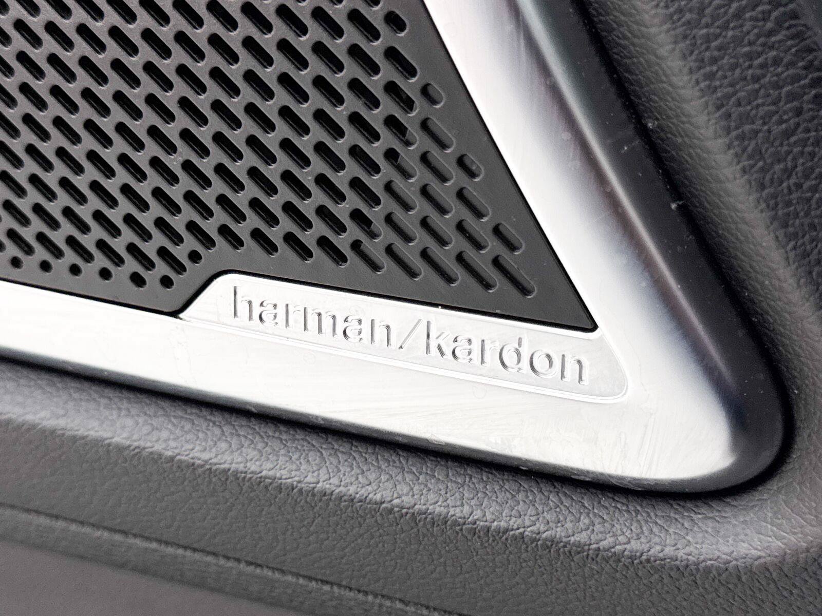 Used 2022 Kia Telluride SX w/ SX Prestige Package AWD/4WD image 9
