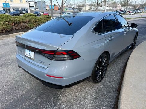 Used 2023 Honda Accord Touring image 12