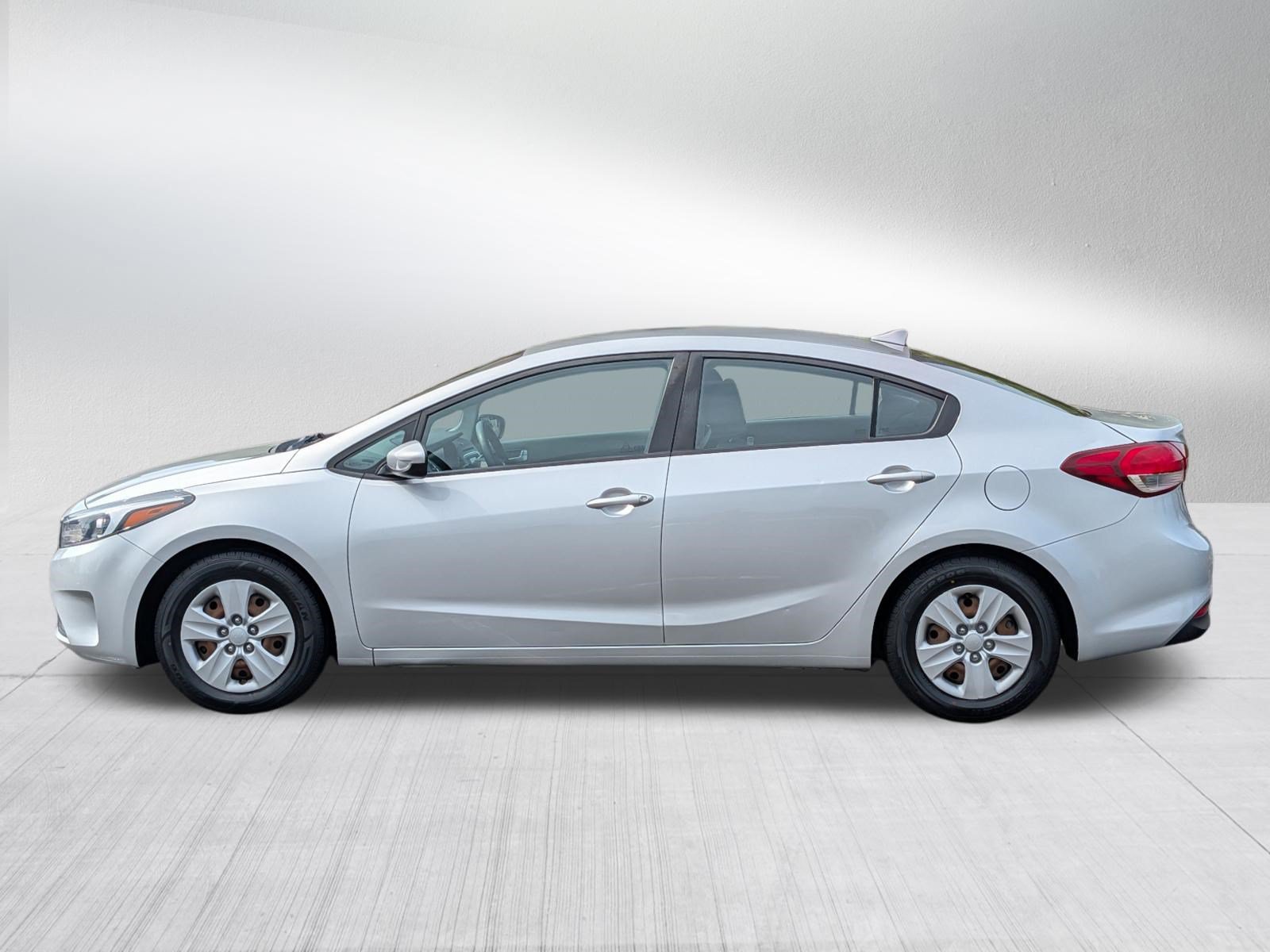 Used 2018 Kia Forte LX w/ LX Rear Camera Package FWD image 4