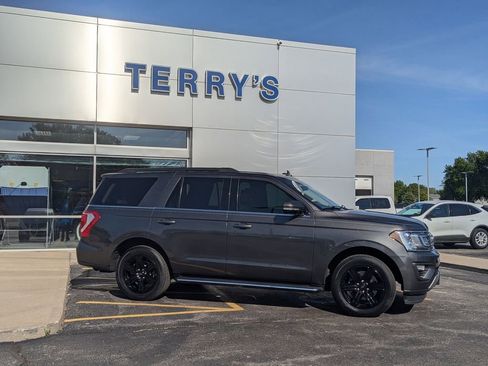 Used 2020 Ford Expedition XLT w/ Equipment Group 202A AWD/4WD image 2