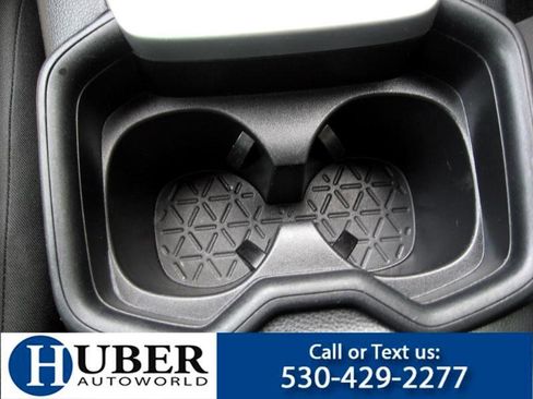 Used 2019 Toyota RAV4 LE image 12