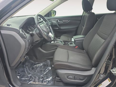 Used 2019 Nissan Rogue SV w/ Premium Package image 22