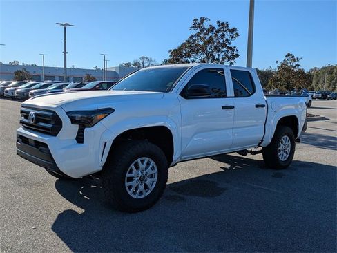 Used 2024 Toyota Tacoma SR image 8