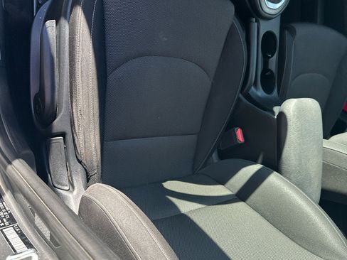 Used 2022 Kia Forte LXS w/ LXS Technology Package image 13