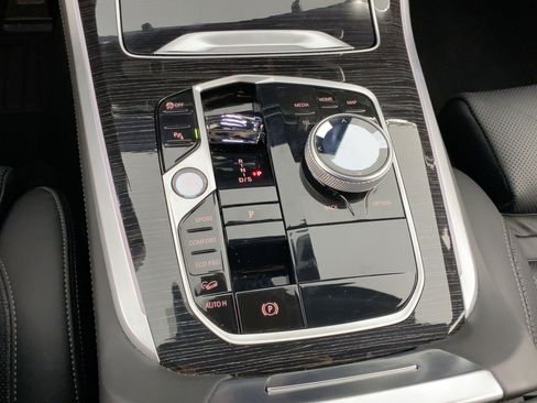 Used 2025 BMW X5 M60i image 15