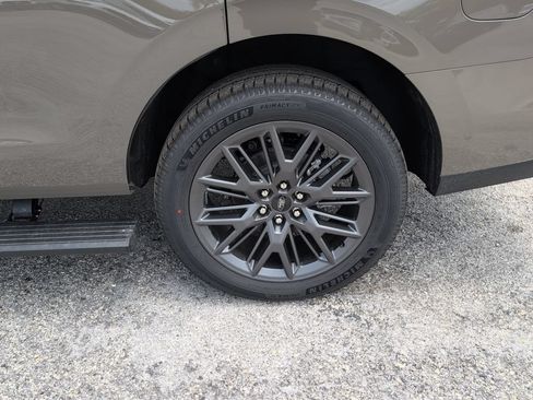 Certified 2027 Ford Expedition Platinum w/ Stealth Appearance Package AWD/4WD image 14