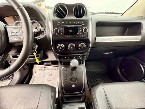 Used 2014 Jeep Compass Latitude AWD/4WD image 13