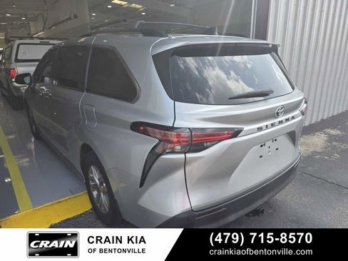 Used 2022 Toyota Sienna XLE FWD image 8