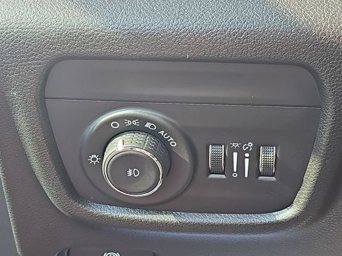 Used 2022 Jeep Grand Cherokee L Limited AWD/4WD image 19