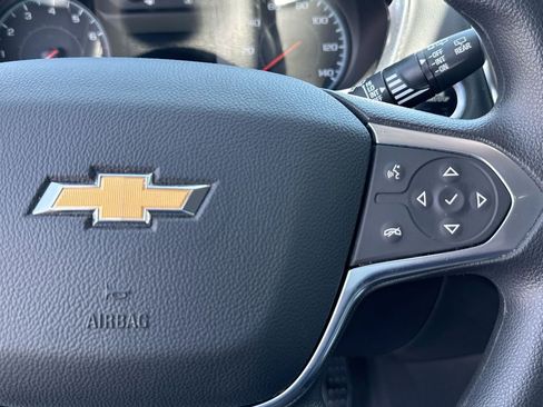 Used 2021 Chevrolet Traverse LS FWD image 18