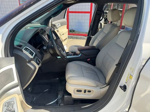 Used 2011 Ford Explorer XLT w/ 202A Rapid Spec Order Code FWD image 9