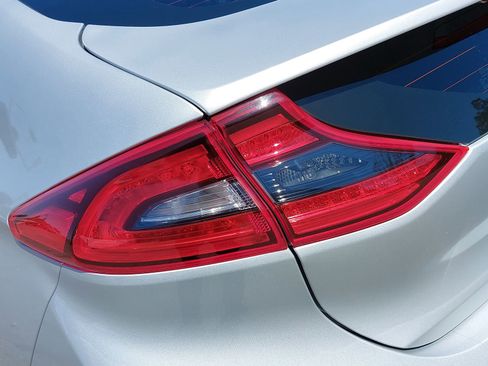 Used 2019 Hyundai Ioniq Limited FWD image 38