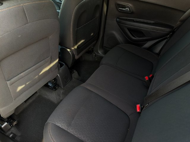 Used 2020 Chevrolet Trax LS w/ Tint and Cruise Package FWD image 10
