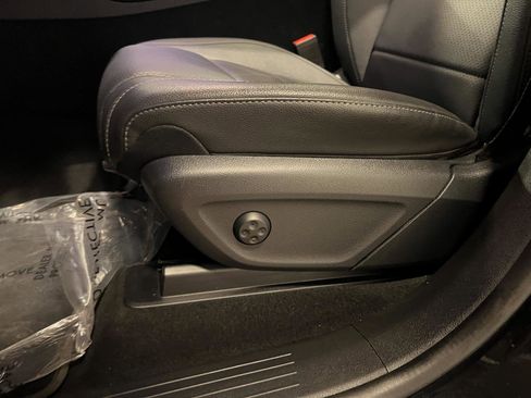 Used 2025 Mercedes-Benz GLE 350 4MATIC image 26