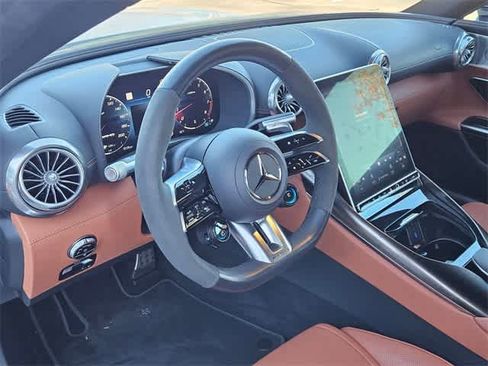 Used 2023 Mercedes-Benz SL 55 AMG 4MATIC image 16