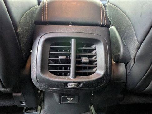 Used 2018 Jeep Cherokee Latitude Plus image 17