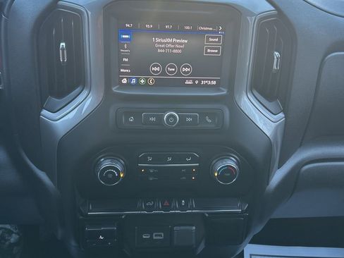 Used 2021 Chevrolet Silverado 2500 Custom w/ Custom Value Package image 10