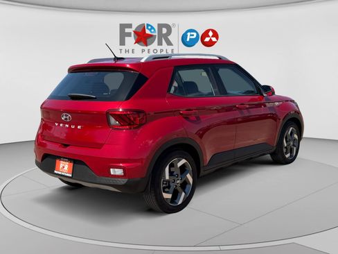 Used 2023 Hyundai Venue SEL FWD image 5