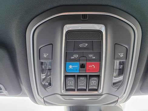 New 2026 Jeep Grand Cherokee Limited AWD/4WD image 16
