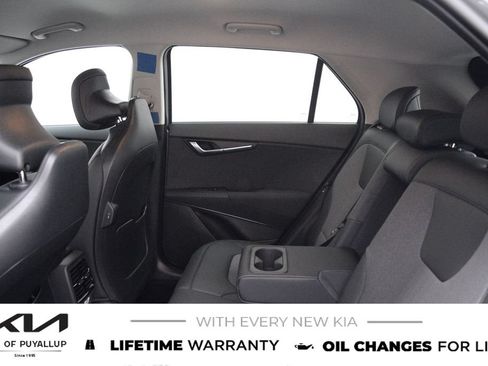 New 2026 Kia Niro EX FWD image 12