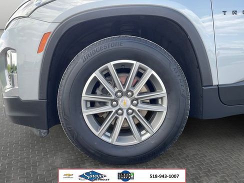 Used 2023 Chevrolet Traverse LT w/ LPO, Floor Liner Package AWD/4WD image 9