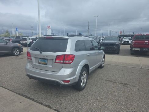 Used 2011 Dodge Journey Mainstreet w/ Popular Equipment Group AWD/4WD image 4
