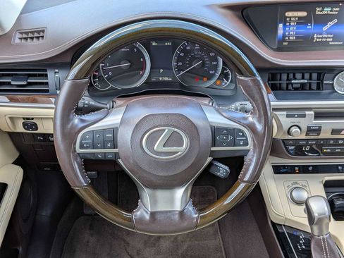 Used 2016 Lexus ES 350 w/ Premium Package w/Wood Trim FWD image 22