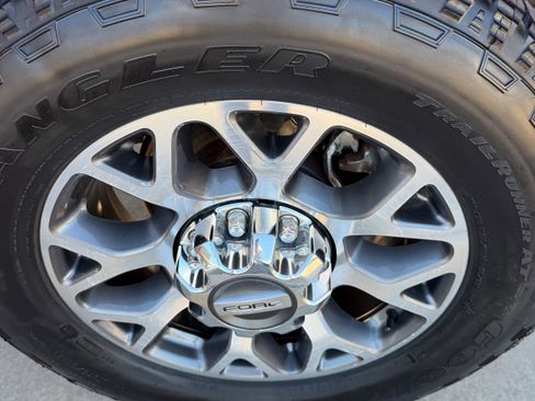 Used 2022 Ford F350 Lariat w/ Lariat Ultimate Package image 8