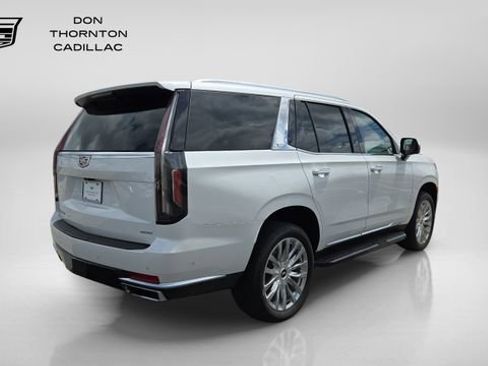 Used 2024 Cadillac Escalade Premium Luxury AWD/4WD image 5