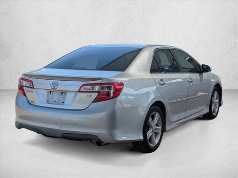 Used 2014 Toyota Camry SE FWD image 5