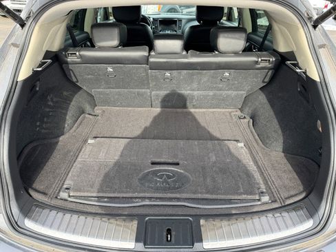 Used 2017 INFINITI QX70 AWD w/ Premium Package image 17