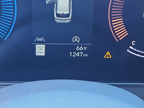 Used 2025 Hyundai Kona SE image 11