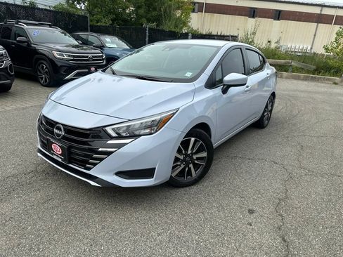 Used 2025 Nissan Versa SV w/ Trunk Package FWD image 1
